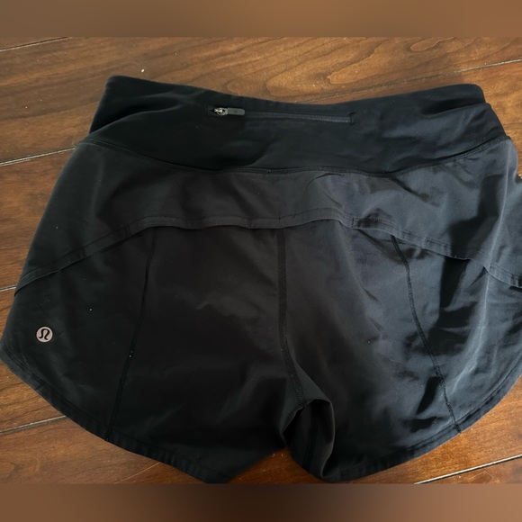 Speed Up Mid-Rise Lined Short 4"
Graphic size 6 - Picture 4 of 6